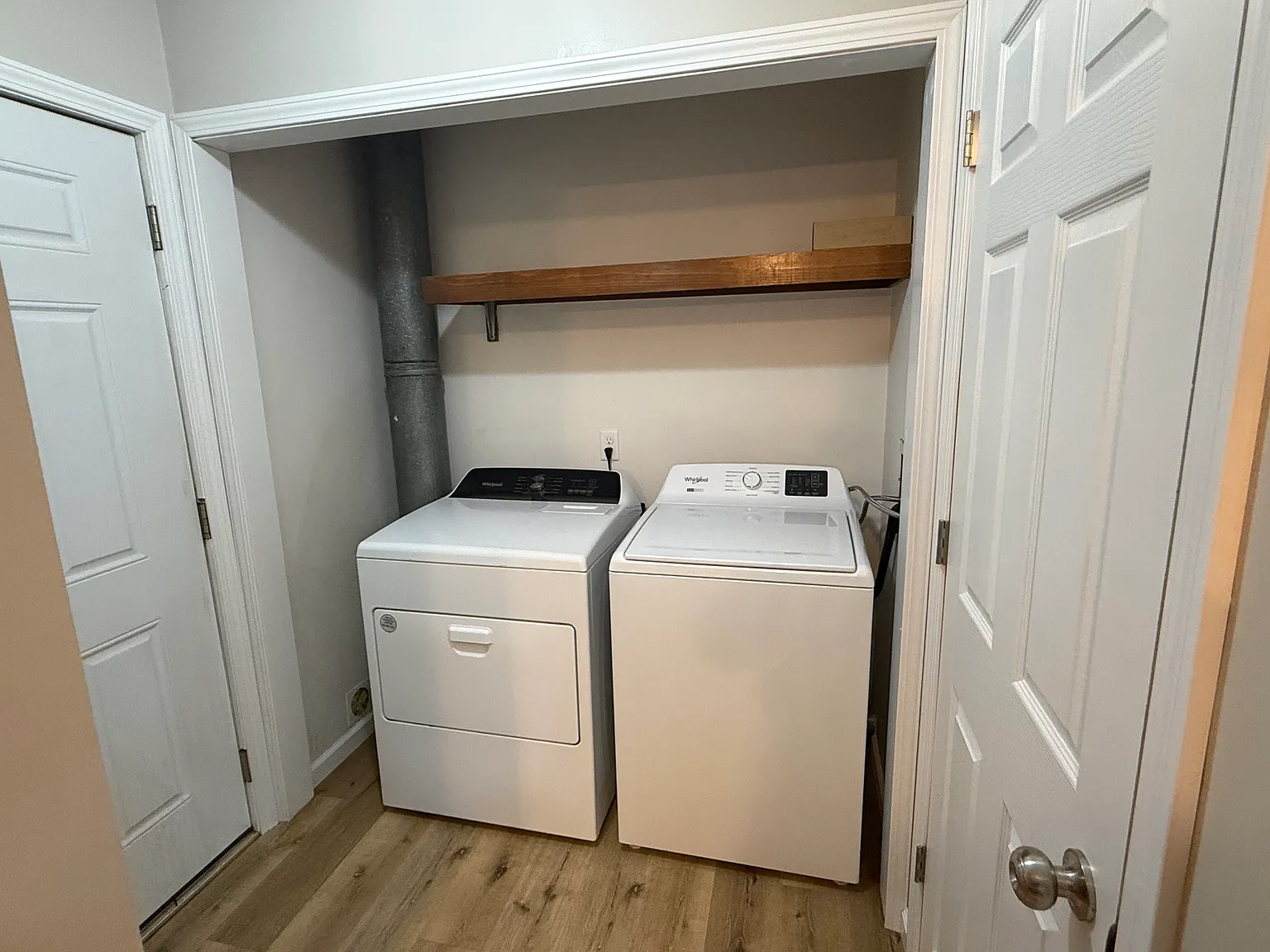 2 bed, 900 sqft, $1,300 — Photo 3