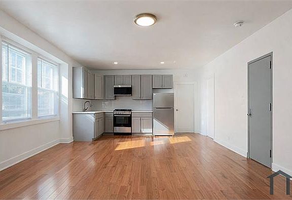 2nd image of 14 Touraine Ave