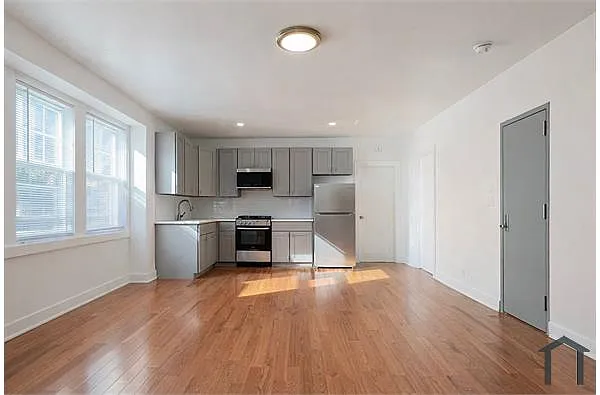 Building Photo - 14 Touraine Ave