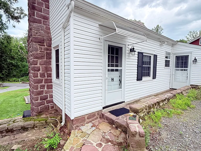 1069 Church Rd #H — Photo 8