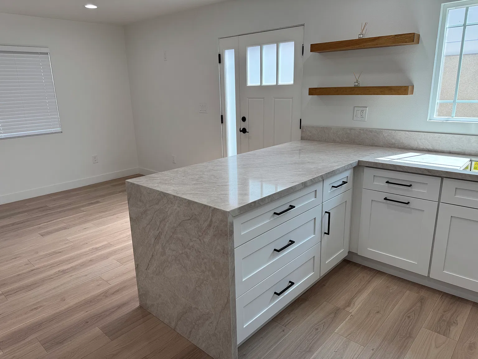 2 bed, 800 sqft, $2,950 — Photo 4