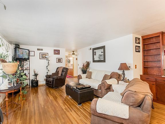 4th image of 709 W 23rd Ave