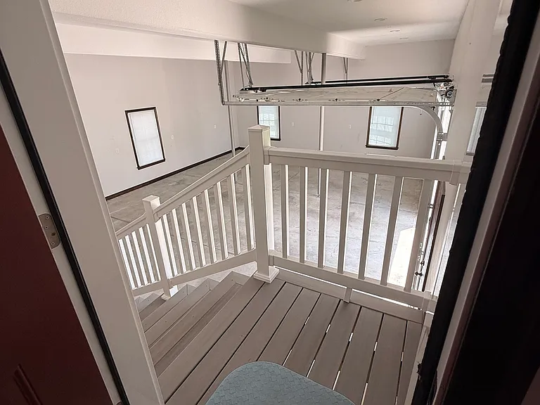 906 Summit Rd — Photo 28