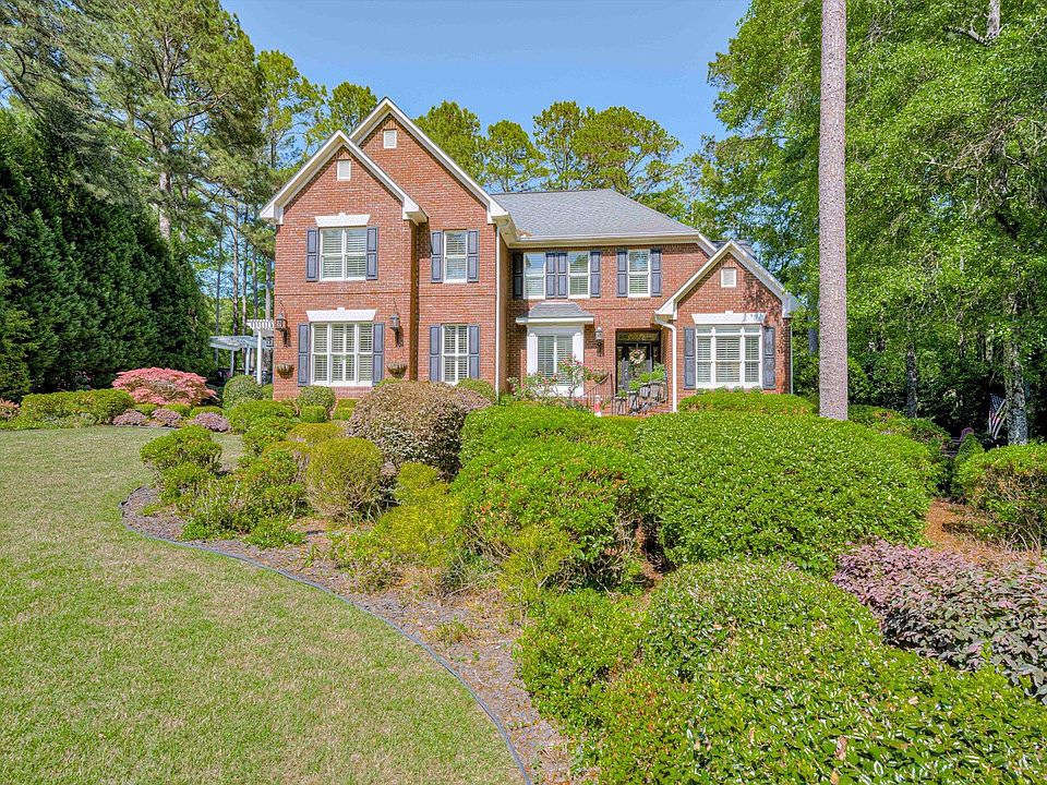 1st image of 121 Loganberry Ct