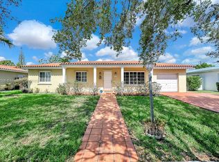 2032 SW 97th Ct, Miami, FL 33165