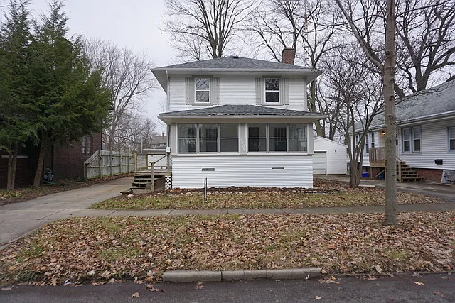 1006 W Columbia Ave photo 1