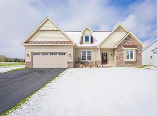 641 Pine Lakes Trl, Webster, NY 14580