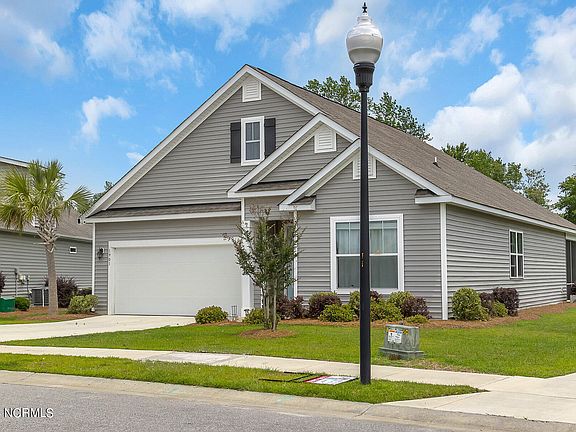 2nd image of 1901 Bards Drive SE