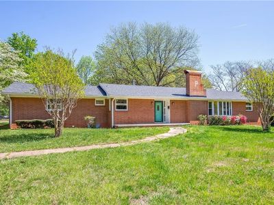 3621 Carver School Rd, Winston Salem, NC, 27105