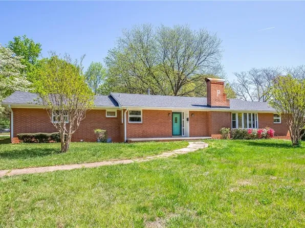 3621 Carver School Rd, Winston Salem, NC 27105