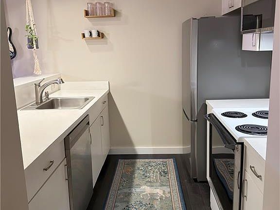 4th image of 494 Woonasquatucket Ave APT 111