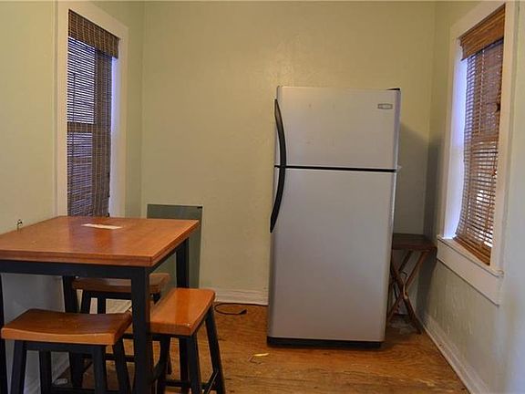 3rd image of 2404 S McKinley Ave