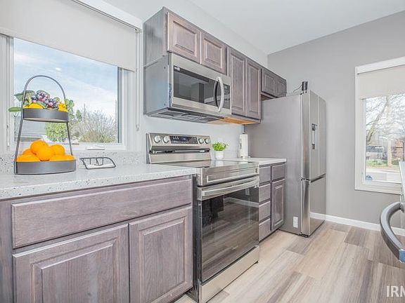 4th image of 1108 Cody St