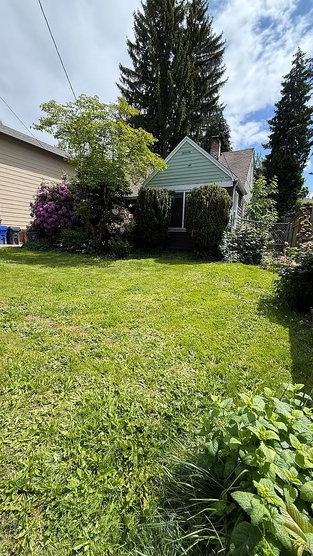 Charming 4-Bedroom, 2-Bath Home in the Heart of Mount Tabor - See video! — Photo 3
