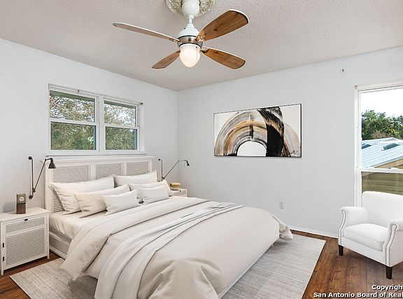 3rd image of 5022 La Haya St