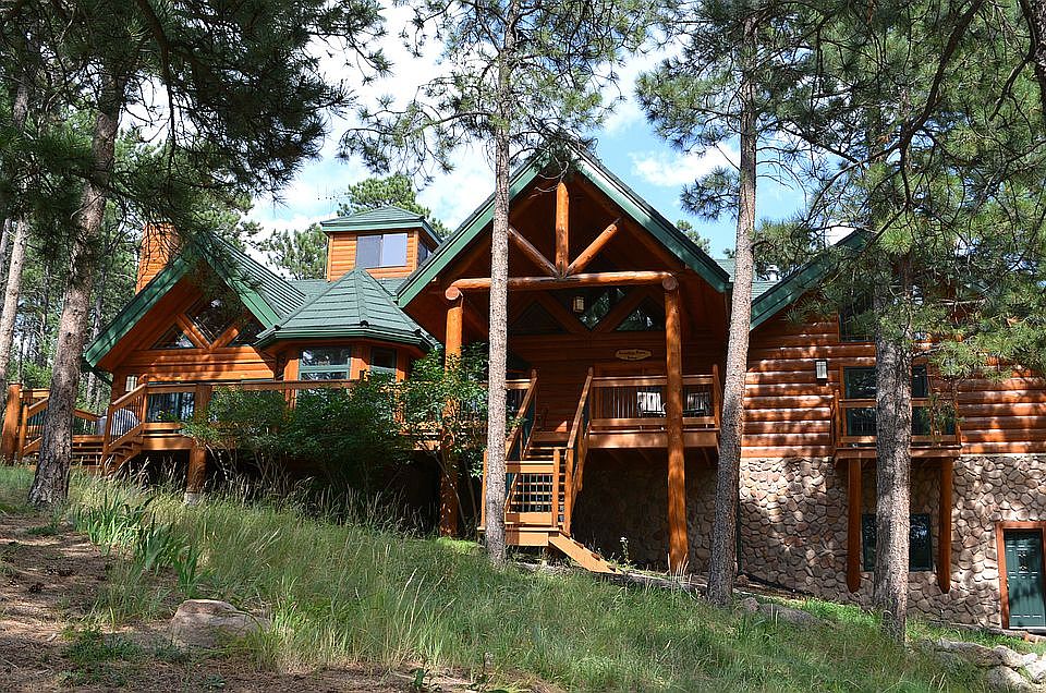 Laughing Pines Lodge