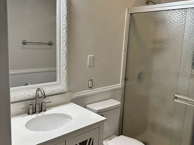 2624 Runway Ave — Photo 4