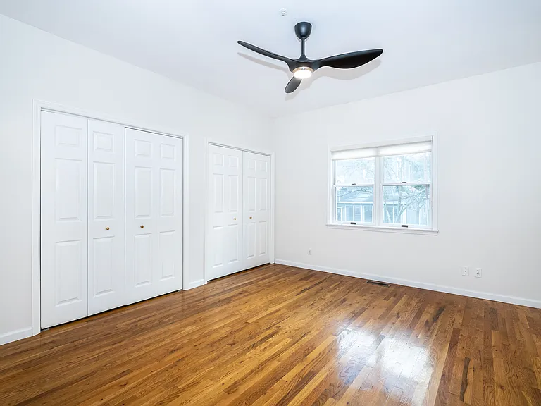 8 Davenport St #1 — Photo 10