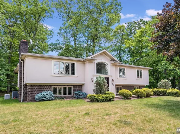 38 Patton Ter, Cedar Grove, NJ 07009