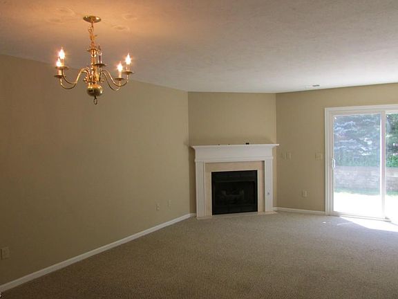 5th image of 16487 Cottonwood Pl
