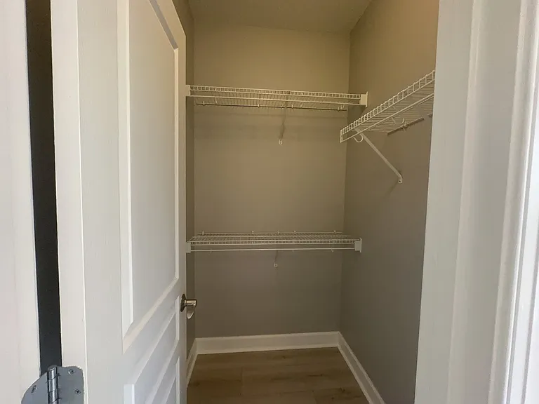 3650 Victoria Dr — Photo 23