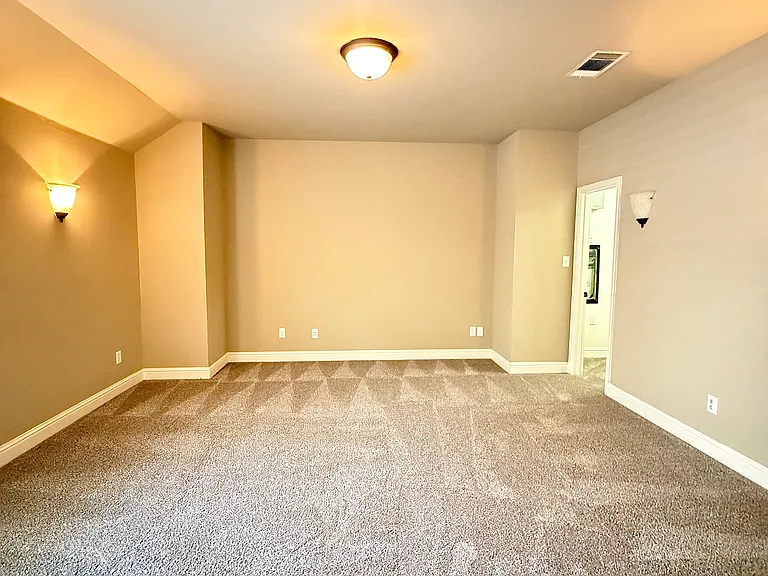 Last bedroom on 2nd floor - second primary bedroom or media room