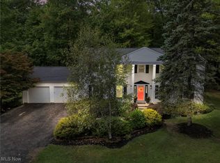 5093 Harris Rd, Broadview Heights, OH 44147