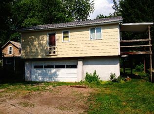 107 1/2 Central Ave, Athens, OH 45701
