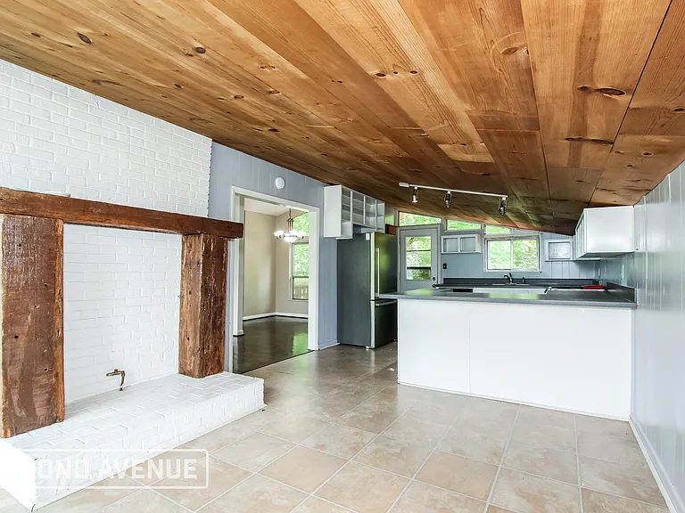 140 Curren St SE — Photo 9