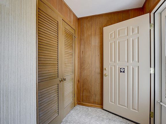 2nd image of 1233 Mackinac Ave