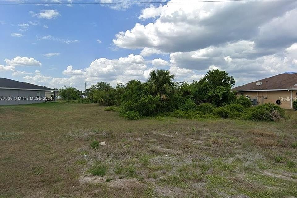 1st image of 469 Raymer St #16