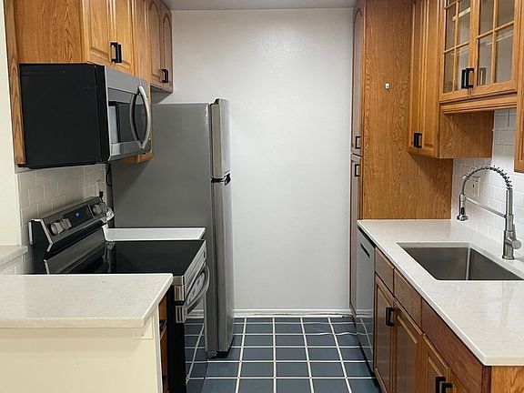 5th image of 412 N Bellflower Blvd Unit 211