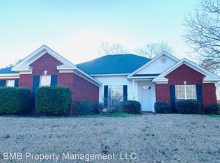 44 McRae Rd, Deatsville, AL 36022
