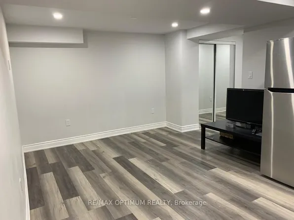 5852 Delle Donne Dr #Basement, Mississauga, ON L5M 6R8
