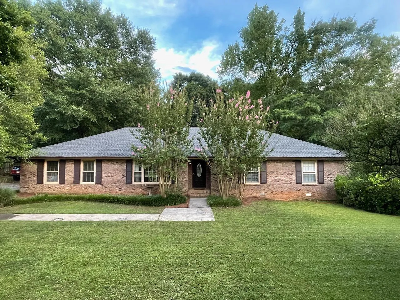 3 bed, 1892 sqft, $2,600 — Photo 1