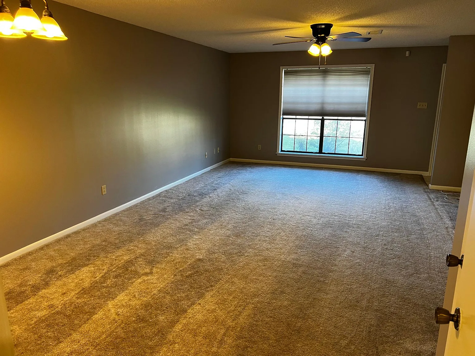 307 Georgetown Dr — Photo 1