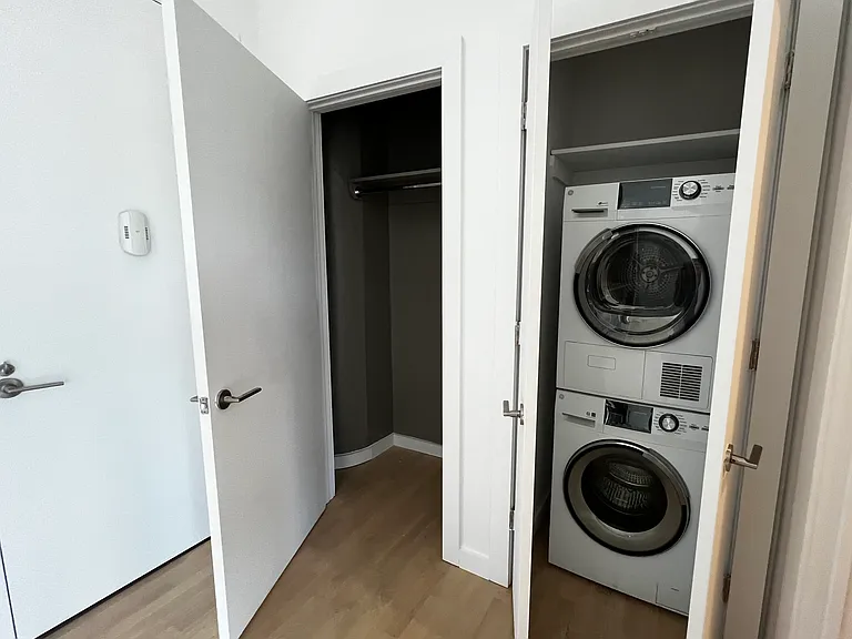 33-01 38th Ave #3K — Photo 7