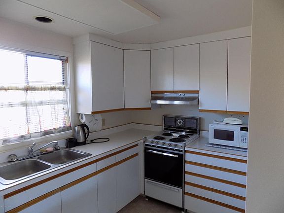 3rd image of 503 S Paseo Lobo