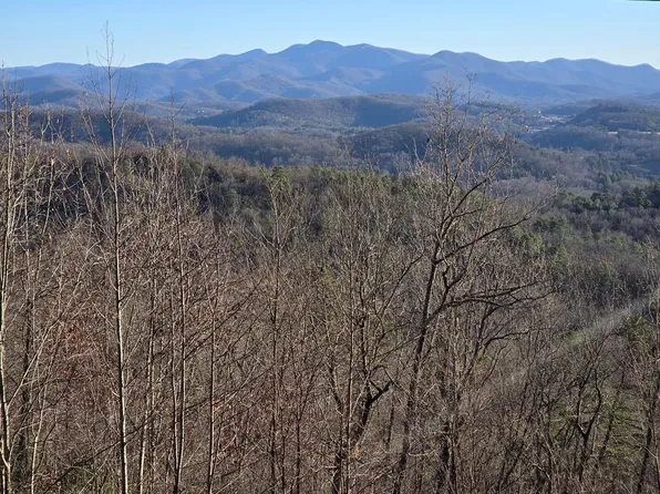 31 Lyle Knob Rd, Franklin, NC 28734