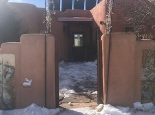 557 Camino Don Emilio, Santa Fe, NM 87507