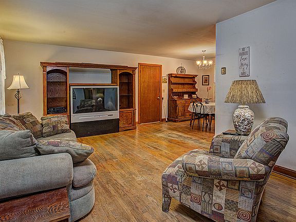 Spacious living room