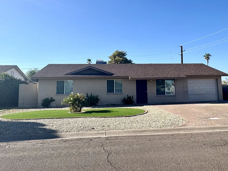 845 W Laird St — Photo 16