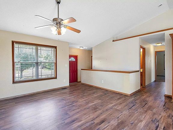 3rd image of 522 E Minneha Ave