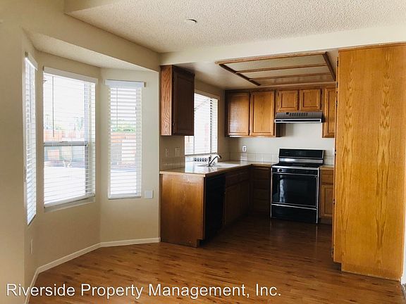 5th image of 25320 Ivory Ave