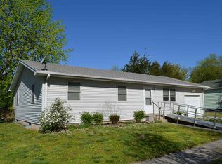 819 B St, Fairbury, NE 68352