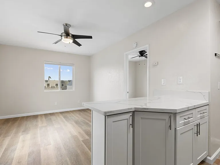 715 Cohasset — Photo 27
