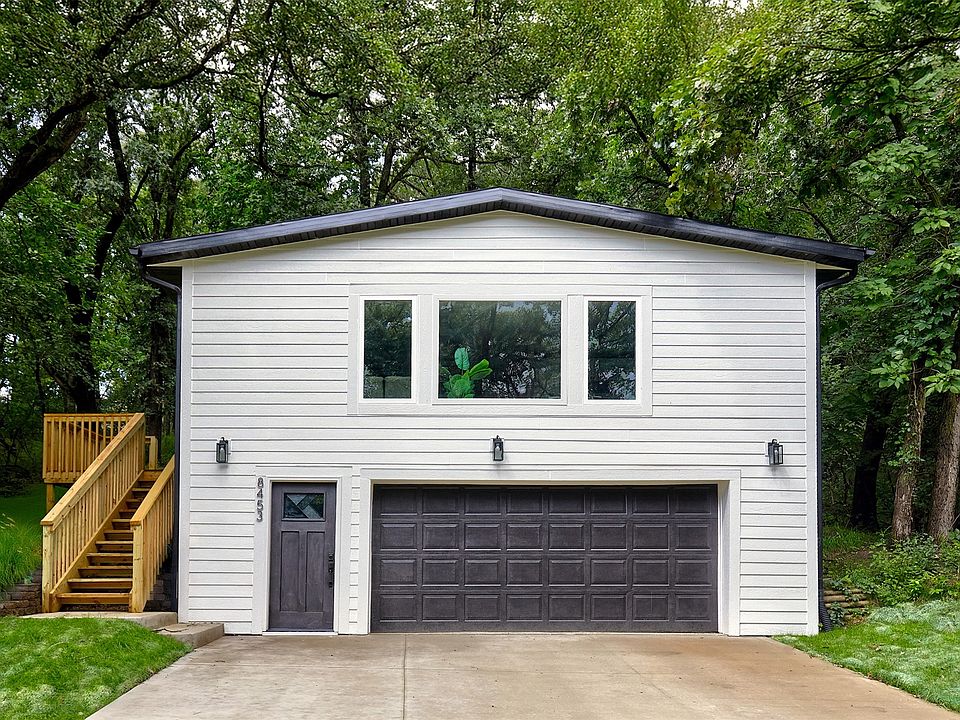 1st image of 8453 Meadow Wood Dr
