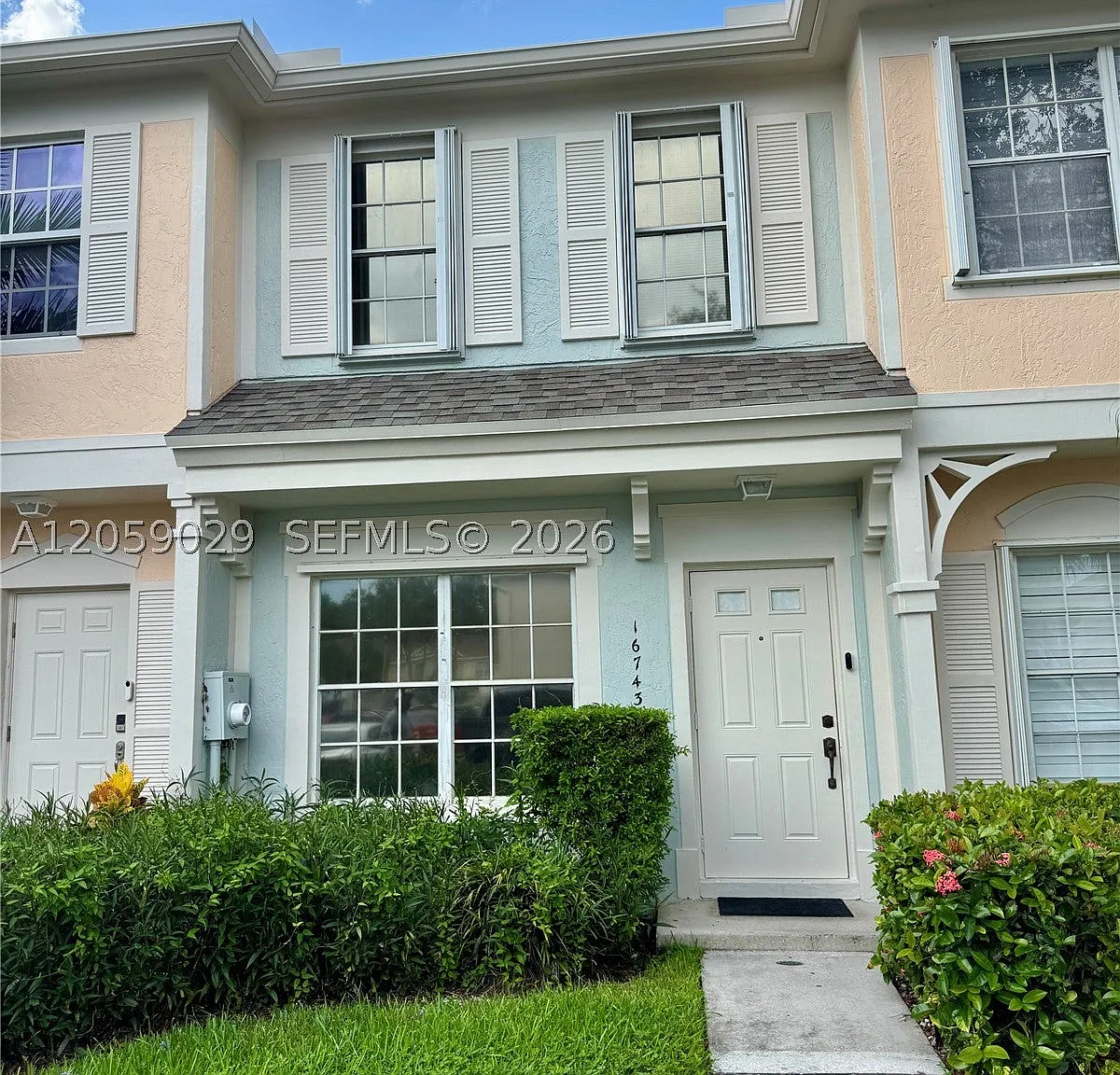 2 bed, 2.5 bath, 1110 sqft, $2,690 — Photo 1