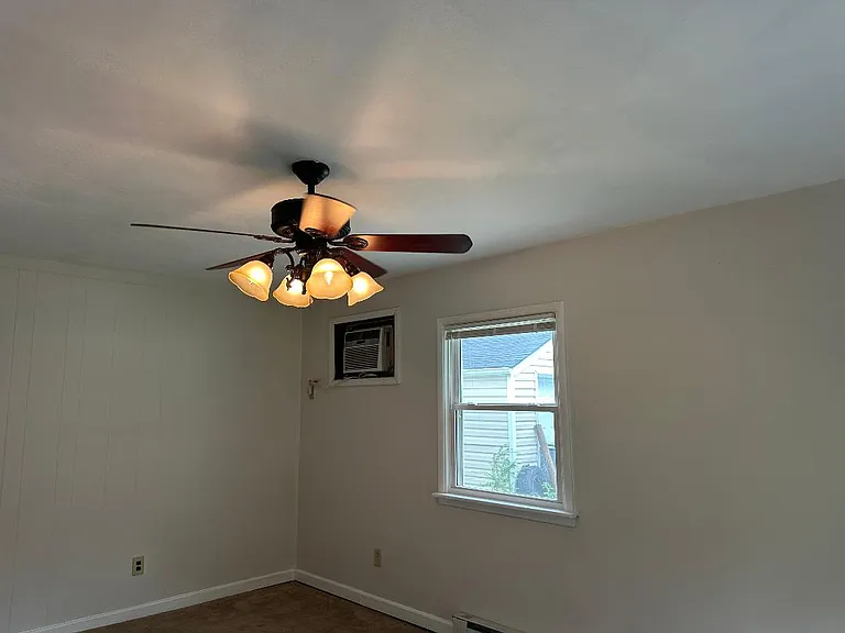 241 Woodview Ave — Photo 6
