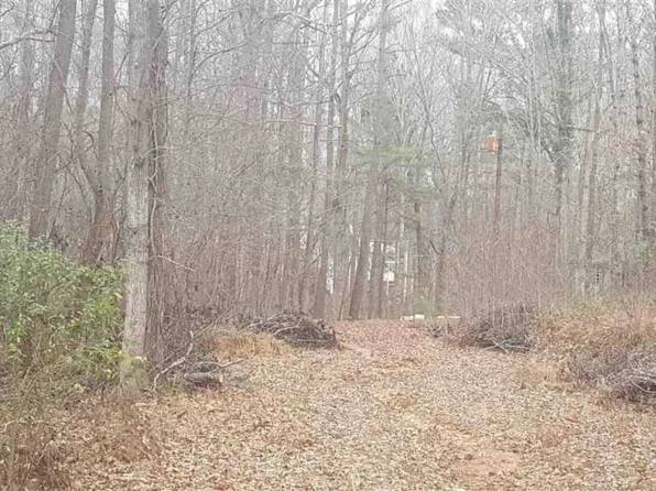 605 Dogwood Rd, Holly Springs, NC 27540